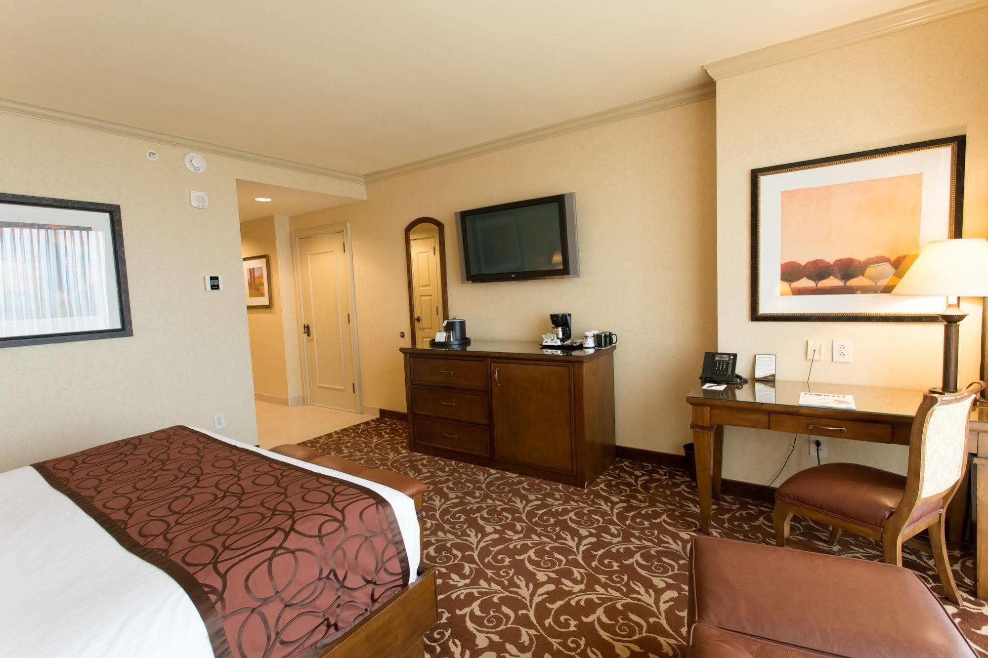 Argosy Casino & 4* Riverside