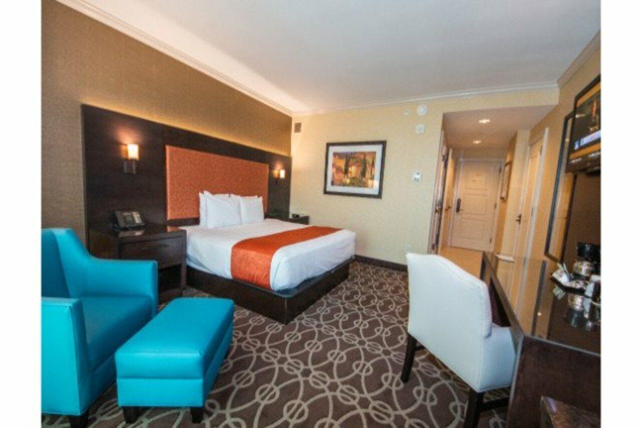 Argosy Casino & 4*