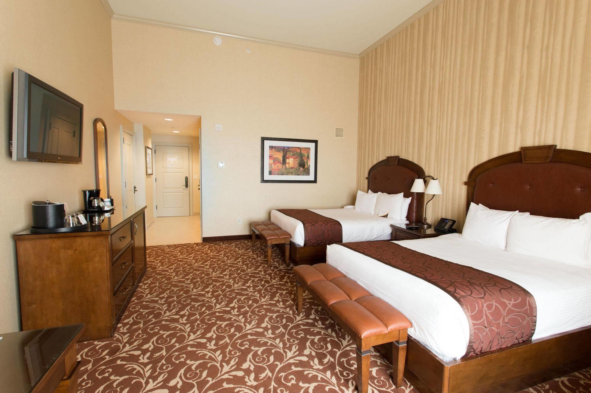 Hotel Argosy Casino & 4*